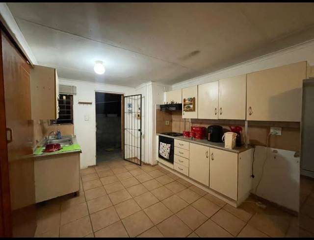 4 BEDROOM HOUSE FOR SALE IN NORKEM PARK